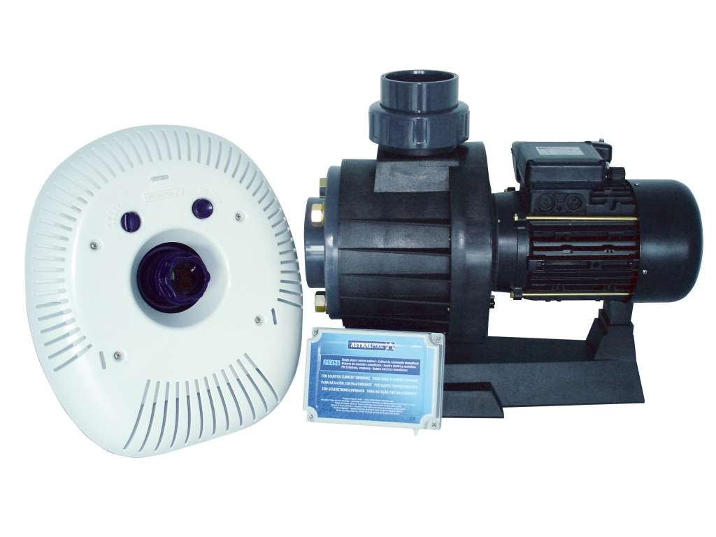 NAGE A CONTRE COURANT